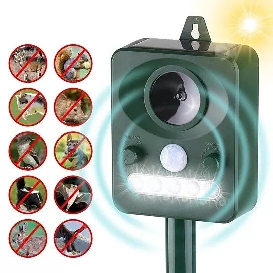 Solar Ultrasonic Pest Repeller Outdoor Animal with Sound Motion Sensor and Flashing Light - FOFOPO