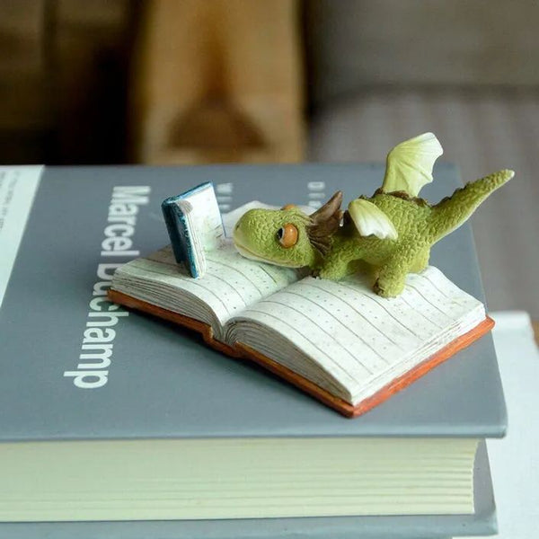 🔥🔥2025 Mother's Day Gift 50% Off--Miniature Green Dragon Reading on Giant Book Figurine